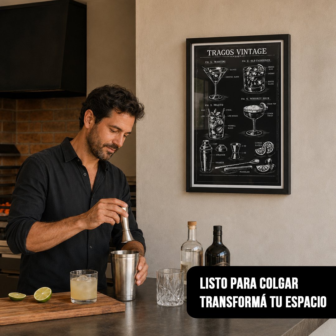 Cuadro vertical enmarcado en negro titulado TRAGOS VINTAGE con planos blancos de coctelería, colgado en la pared junto a una barra donde un hombre prepara un trago con una coctelera de acero