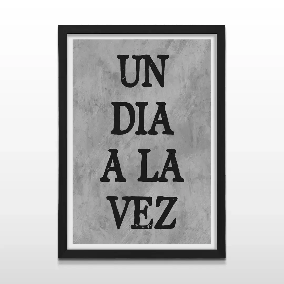 Cuadro moderno "Un día a la vez" con marco negro, arte de pared tipográfico de diseño elegante y regalo inspirador para superación personal