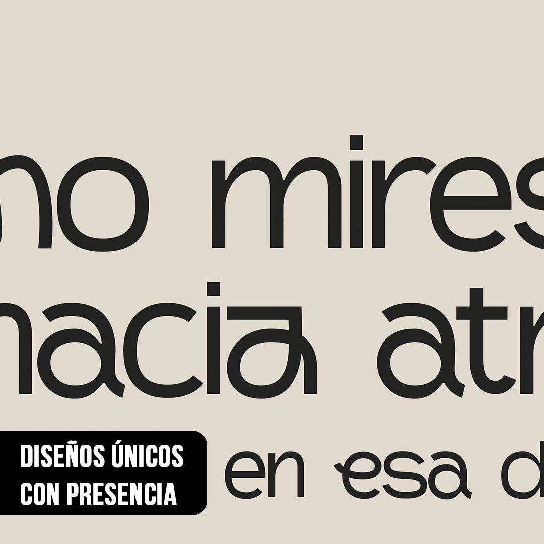 Primer plano de diseño tipográfico con texto en letras negras sans-serif sobre fondo beige claro