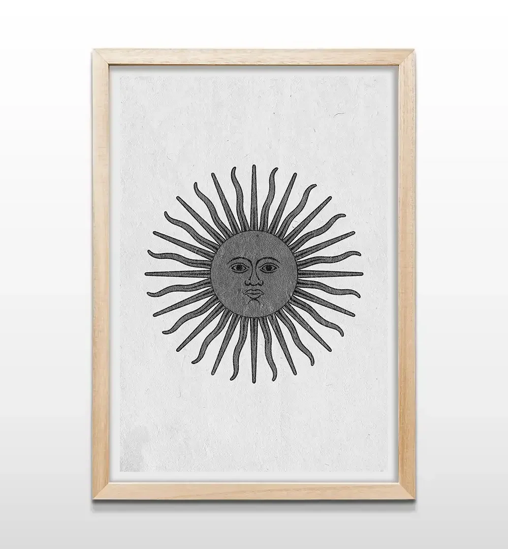 Cuadro minimalista del Sol de Mayo con marco de madera natural, arte de pared elegante para oficinas ejecutivas y decoración moderna con identidad argentina