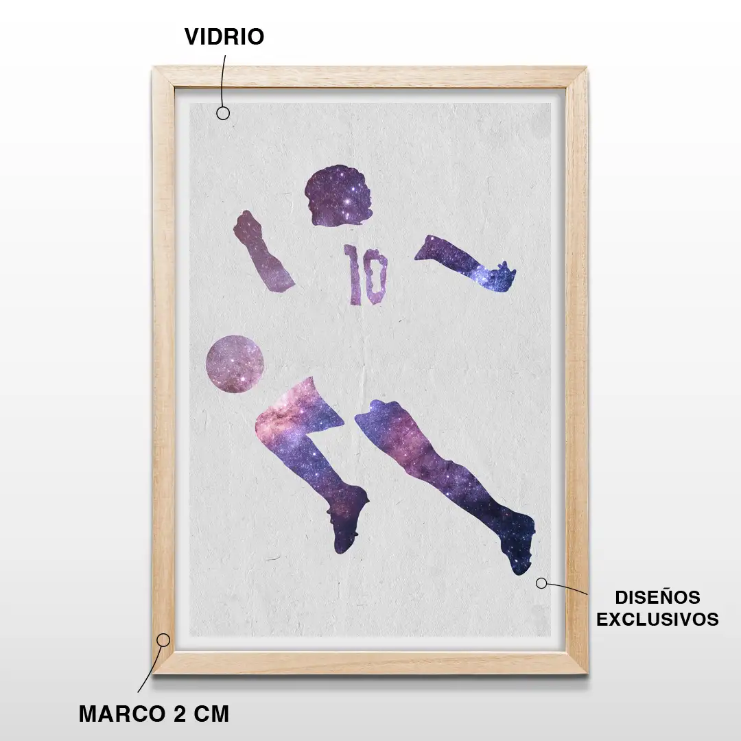 Cuadro decorativo con la silueta galáctica de un jugador de fútbol y el número 10 en tonos violetas, incluye marco de madera de 2 cm, vidrio protector y lámina premium