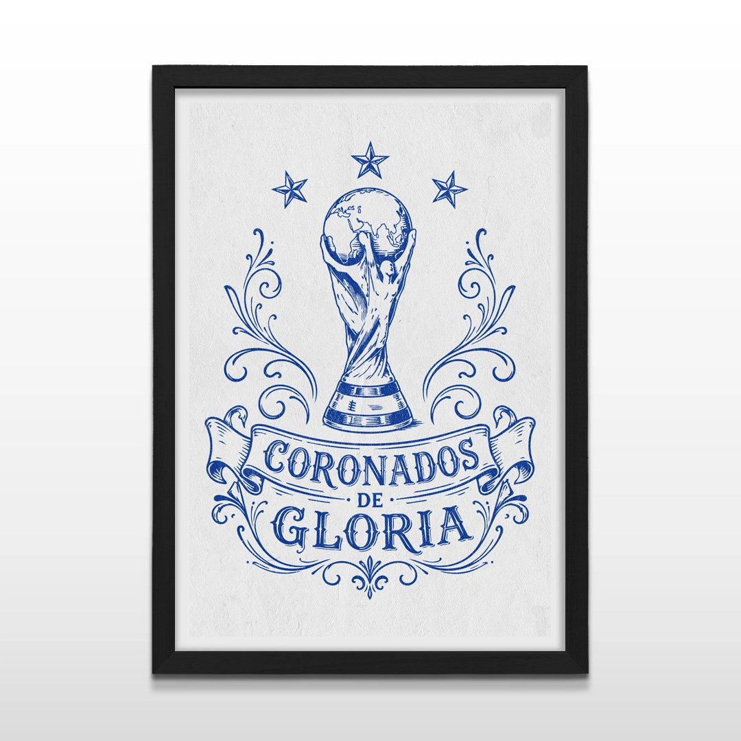 Cuadro vertical enmarcado en madera negra con una ilustración en líneas azules de la Copa del Mundo, tres estrellas y la leyenda "CORONADOS DE GLORIA" sobre fondo blanco