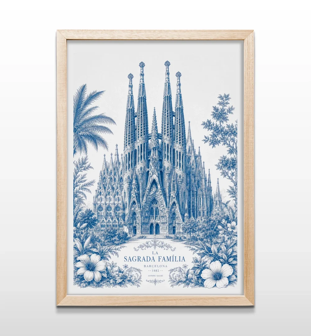 Cuadro vertical enmarcado en madera clara con grabado de la Sagrada Familia en azul cobalto y enmarcado botánico