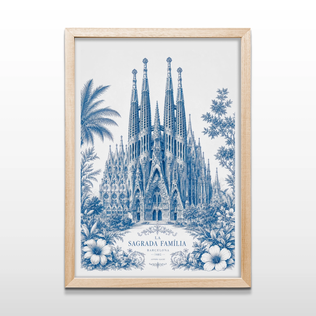 Cuadro vertical enmarcado en madera clara con grabado de la Sagrada Familia en azul cobalto y enmarcado botánico