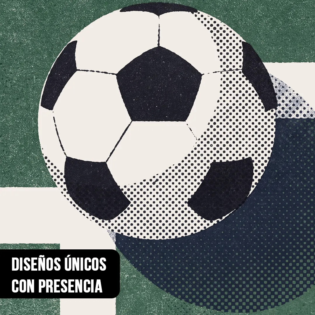Primer plano de ilustración vintage con pelota de fútbol en trama de puntos sobre campo verde y líneas blancas