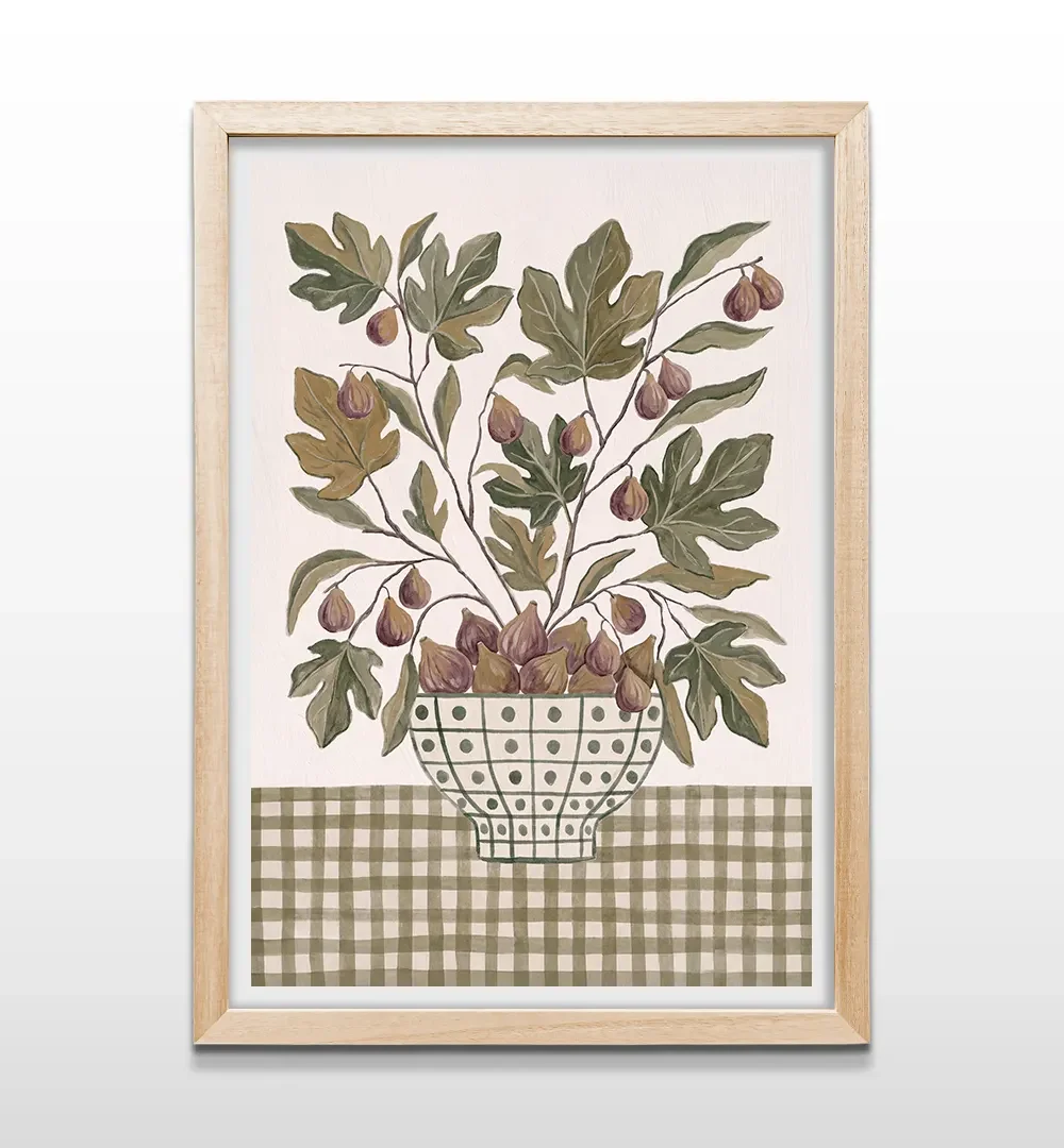 Cuadro vertical en madera clara con lámina botánica de higos y ramas de higuera en cuenco ilustrado