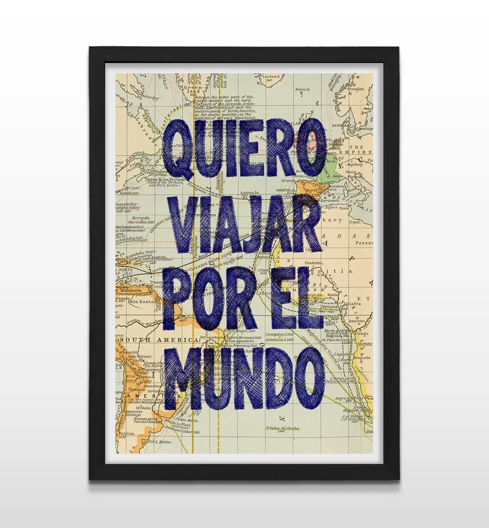 Cuadro vertical enmarcado en negro mate con lámina de mapa vintage y el texto "QUIERO VIAJAR POR EL MUNDO".