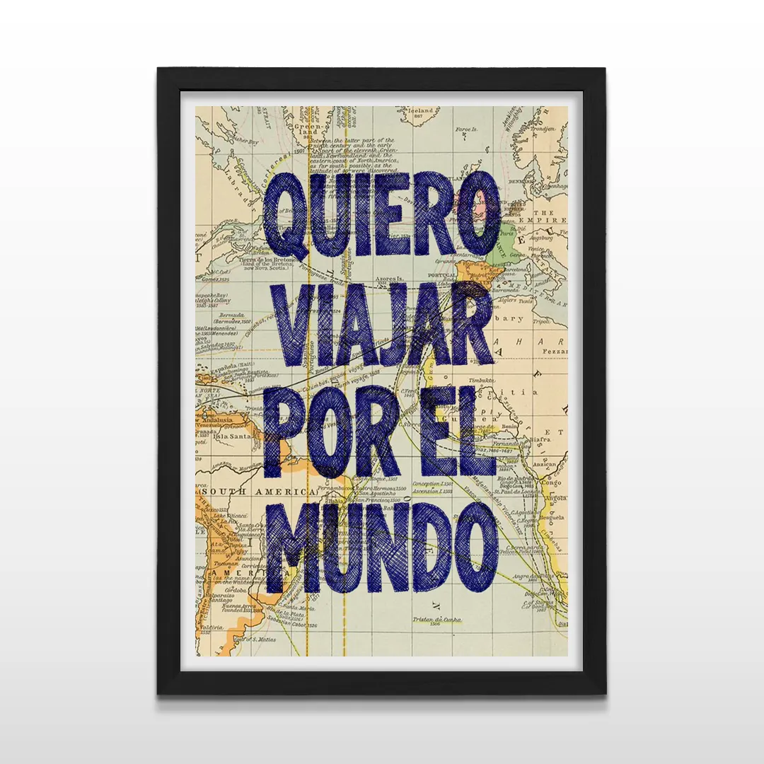 Cuadro vertical enmarcado en negro mate con lámina de mapa vintage y el texto "QUIERO VIAJAR POR EL MUNDO".