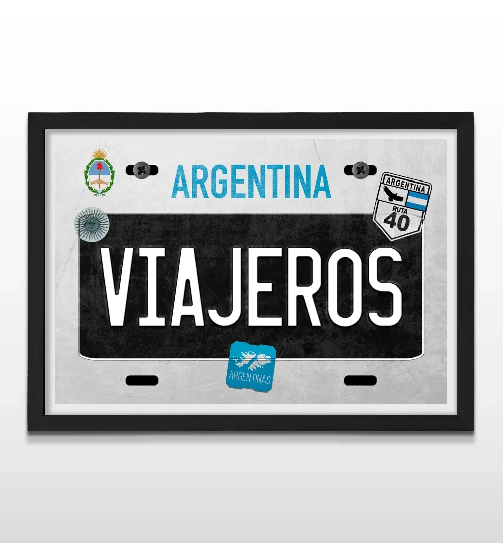 Cuadro horizontal enmarcado en negro mate con lámina de patente automotriz argentina y el texto "VIAJEROS"