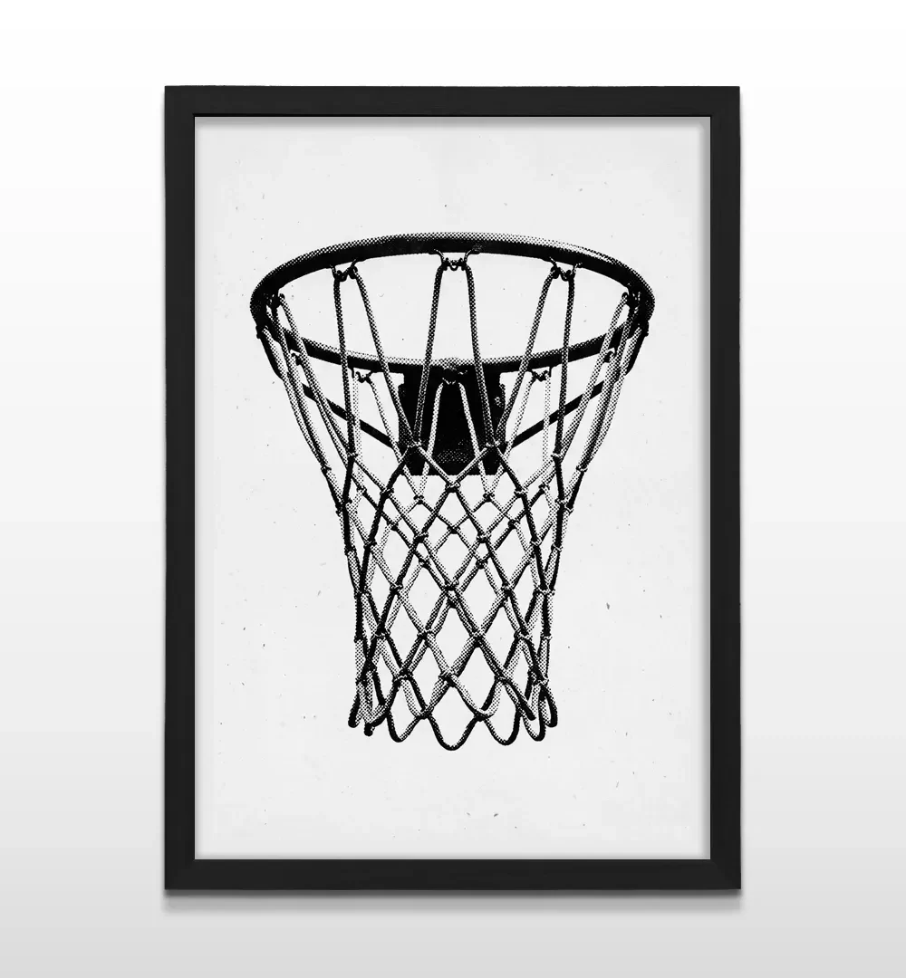 Cuadro vertical en marco negro con lámina urbana minimalista de aro de básquetbol en contraste monocromático