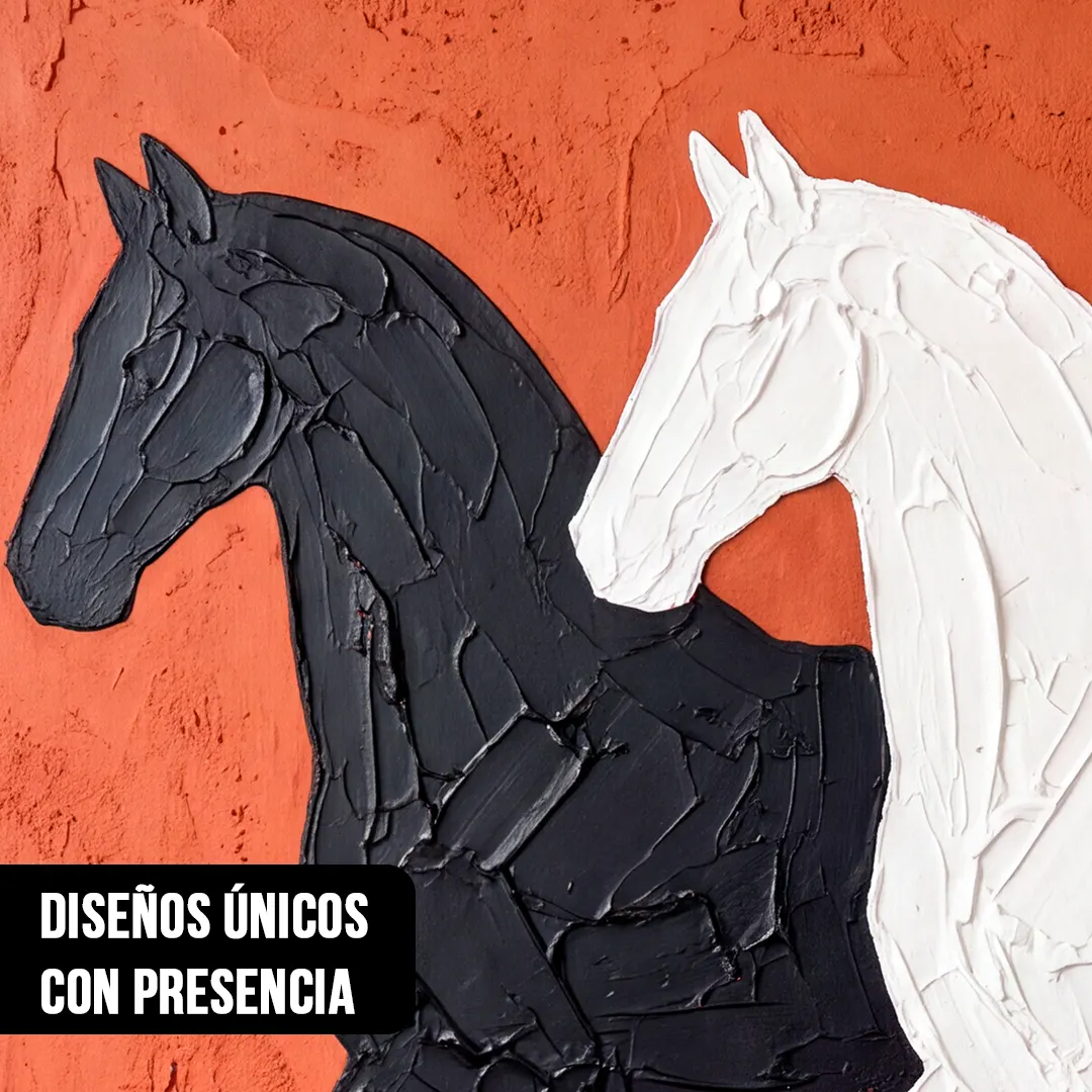 Primer plano de pintura en relieve con textura de espátula del torso de dos caballos, uno negro y uno blanco