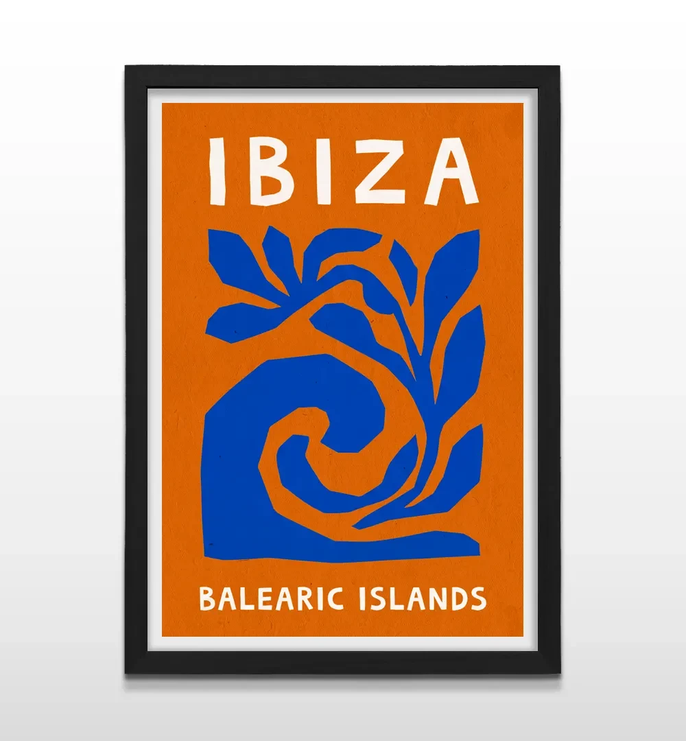 Cuadro vertical en marco negro con póster decorativo de Ibiza con diseño de ola azul y tipografía blanca sobre fondo naranja