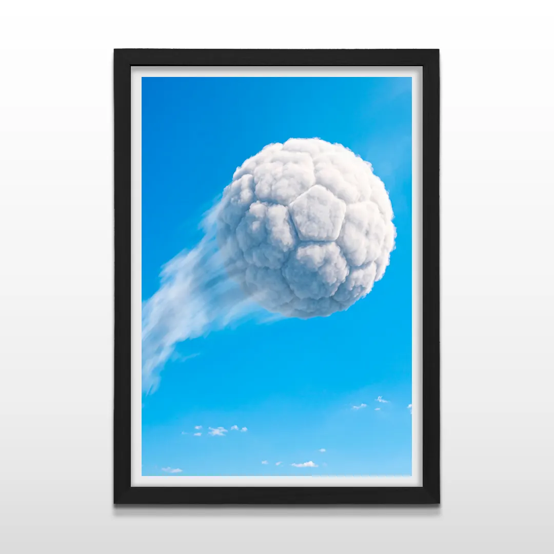 Cuadro vertical en marco negro con lámina conceptual de nube con cascos de balón de fútbol volando en cielo despejado